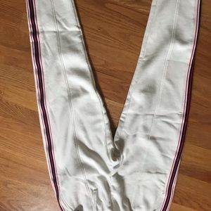Aritzia NWT cream joggers